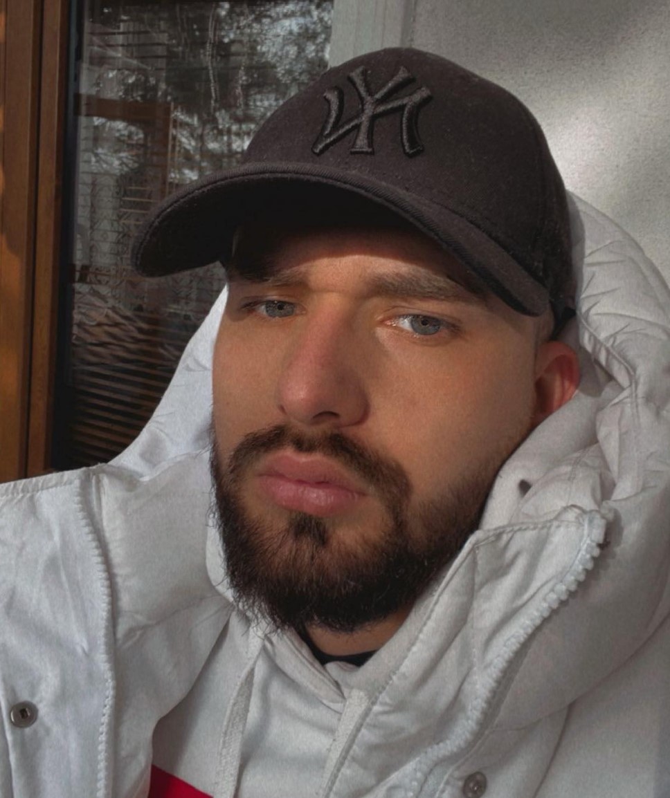 คุณอภิชาติ